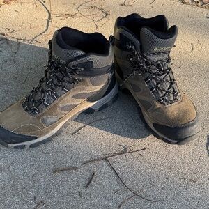Hi-Tec Men's Outdoor Boots in Brown and Black